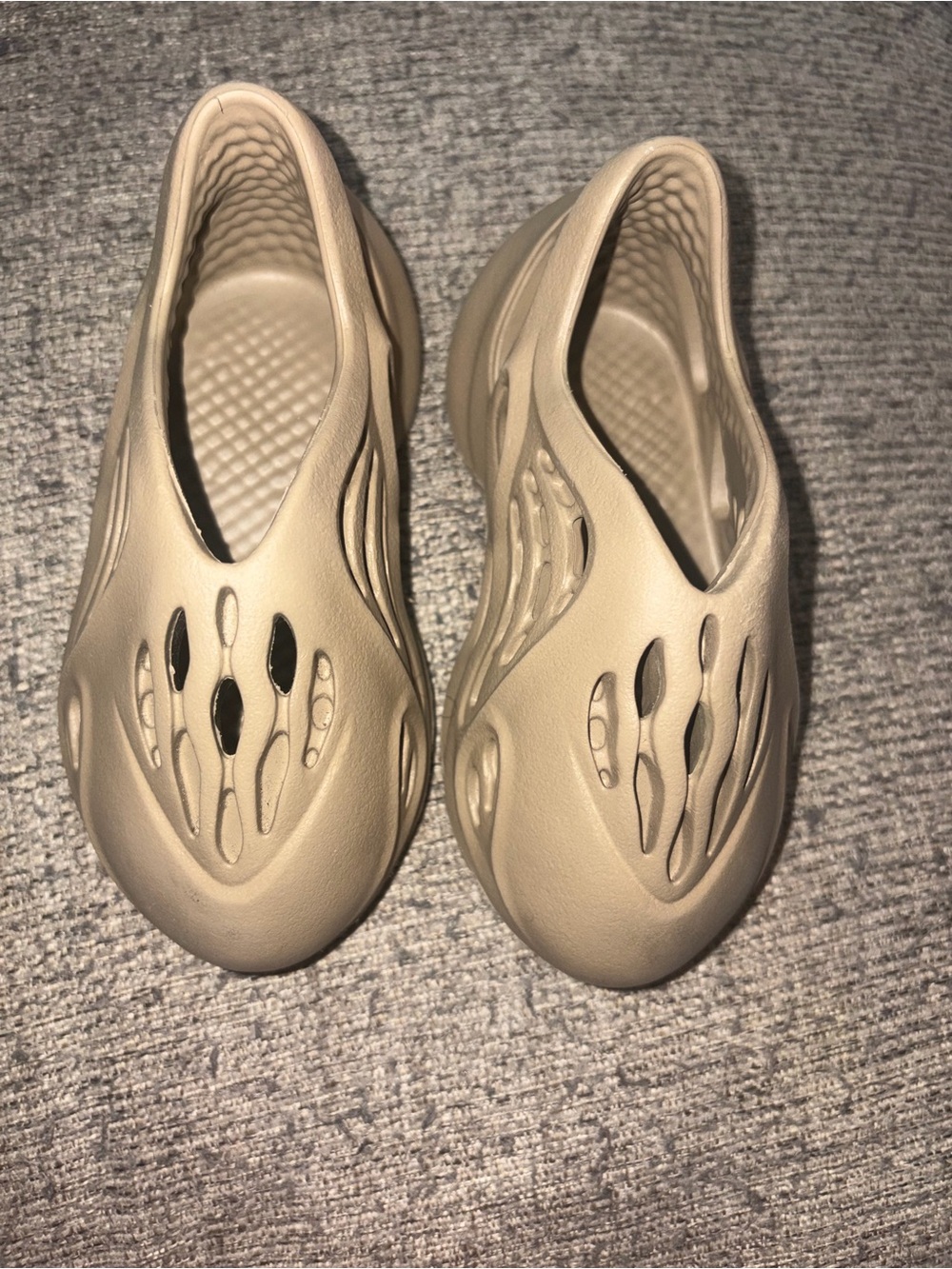 Yeezy Kids Foam Runner in Tan